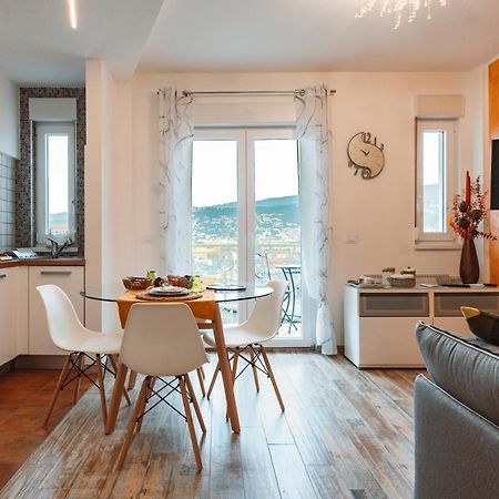 Apartament San Giusto Elegante Bilocale Con Balcone E Vista Triest Zewnętrze zdjęcie