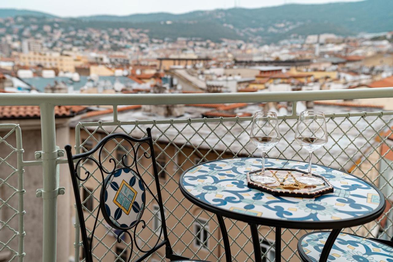 Apartament San Giusto Elegante Bilocale Con Balcone E Vista Triest Zewnętrze zdjęcie