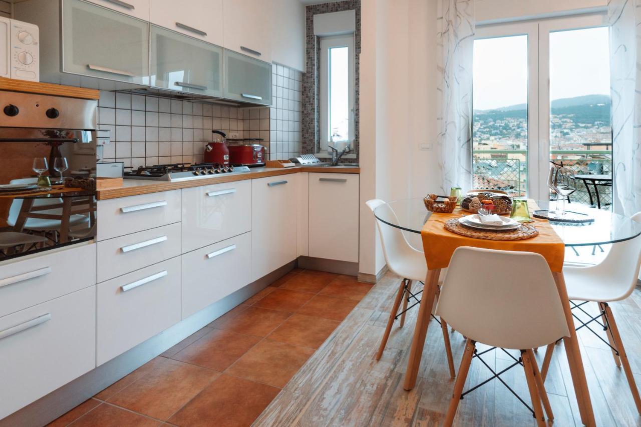 Apartament San Giusto Elegante Bilocale Con Balcone E Vista Triest Zewnętrze zdjęcie