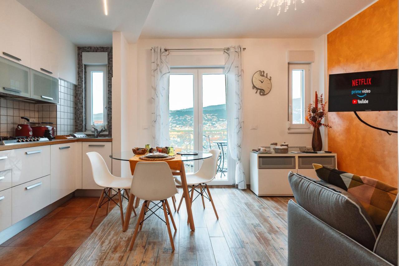 Apartament San Giusto Elegante Bilocale Con Balcone E Vista Triest Zewnętrze zdjęcie